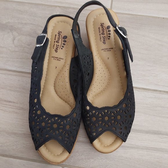 Spring Step ORELLA Black Leather Cut Out Sling Back Wedge Sandal.  Size 7 - Picture 2 of 5